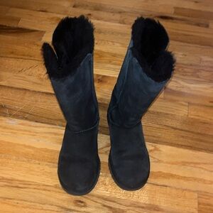 UGG BAILEY BUTTON TRIPLET